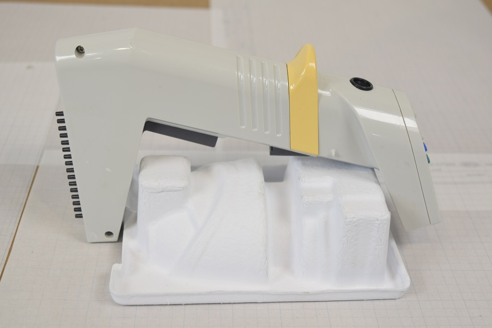 Thermo Matrix 16-Channel 125uL Electronic Pipette - Slight Grind, For Parts