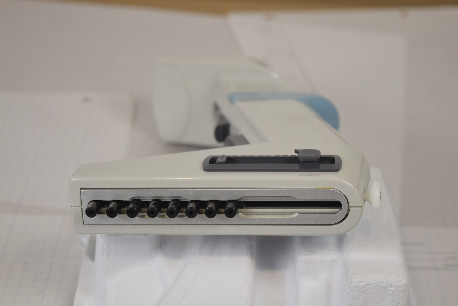 Matrix Impact2 8-Channel 250uL Adjustable Spacing Pipette + Charger - Tested