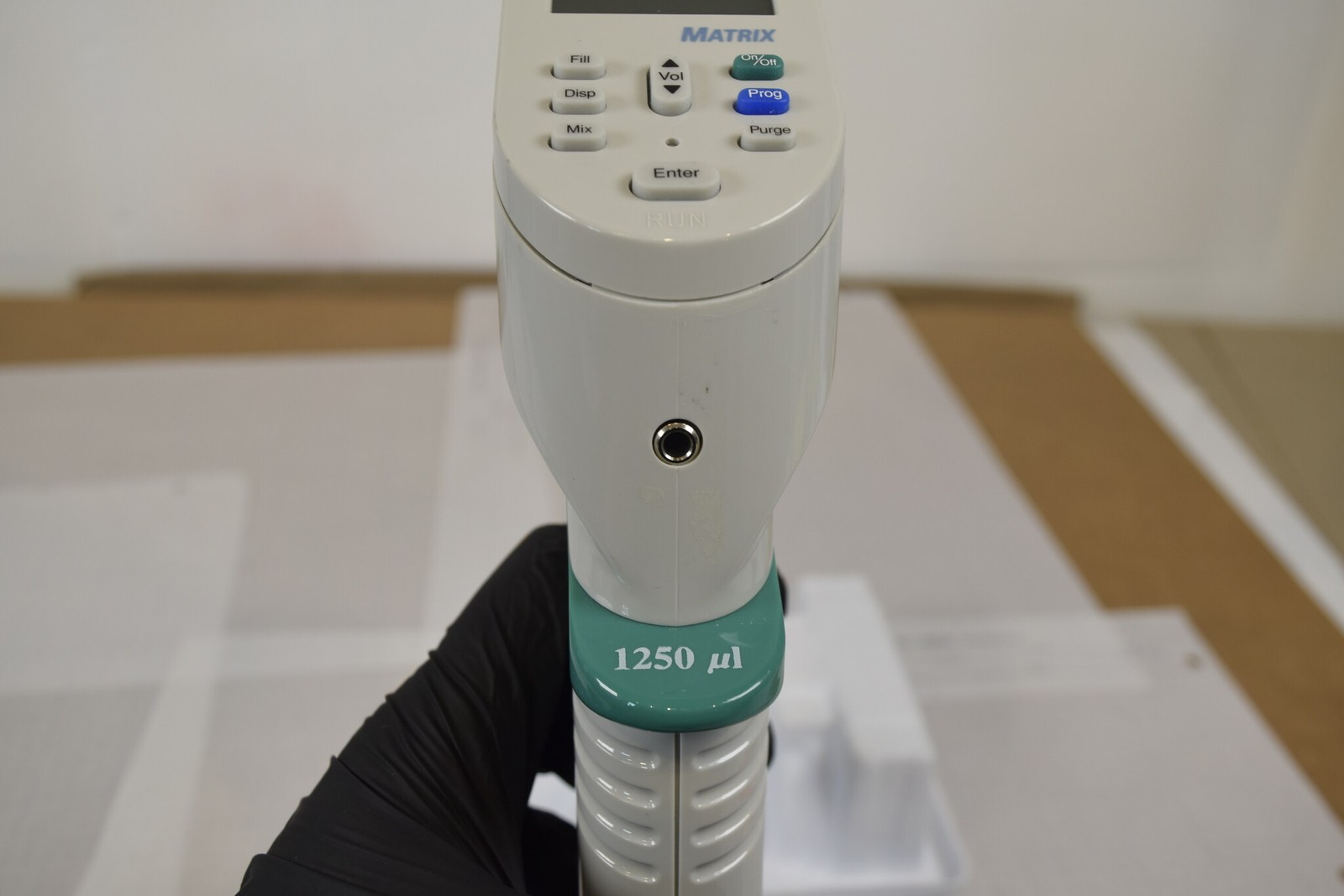 Thermo Matrix 8-Channel Adjustable Spacing 1250uL Electronic Pipette + Charger