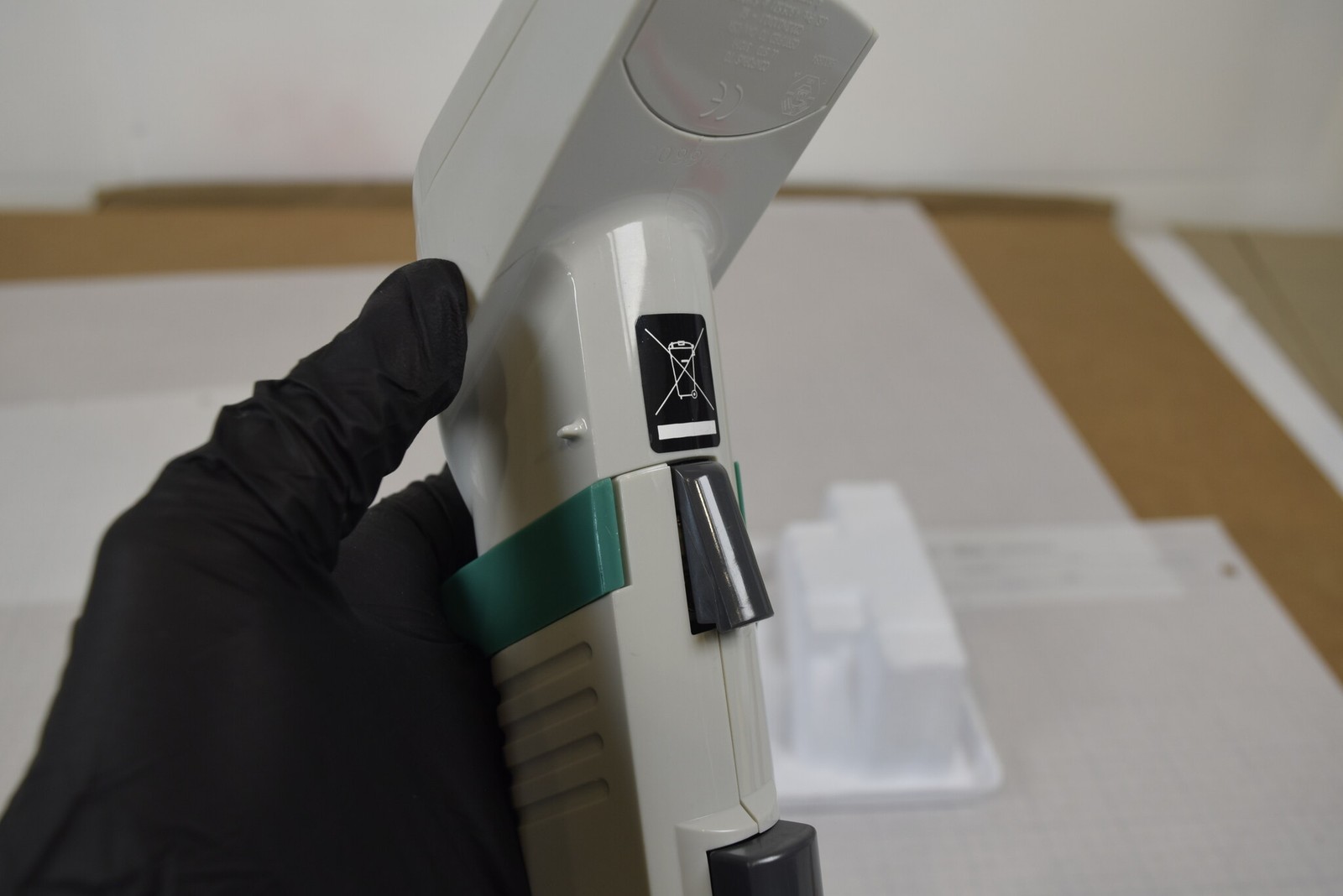 Thermo Matrix 8-Channel Adjustable Spacing 1250uL Electronic Pipette + Charger