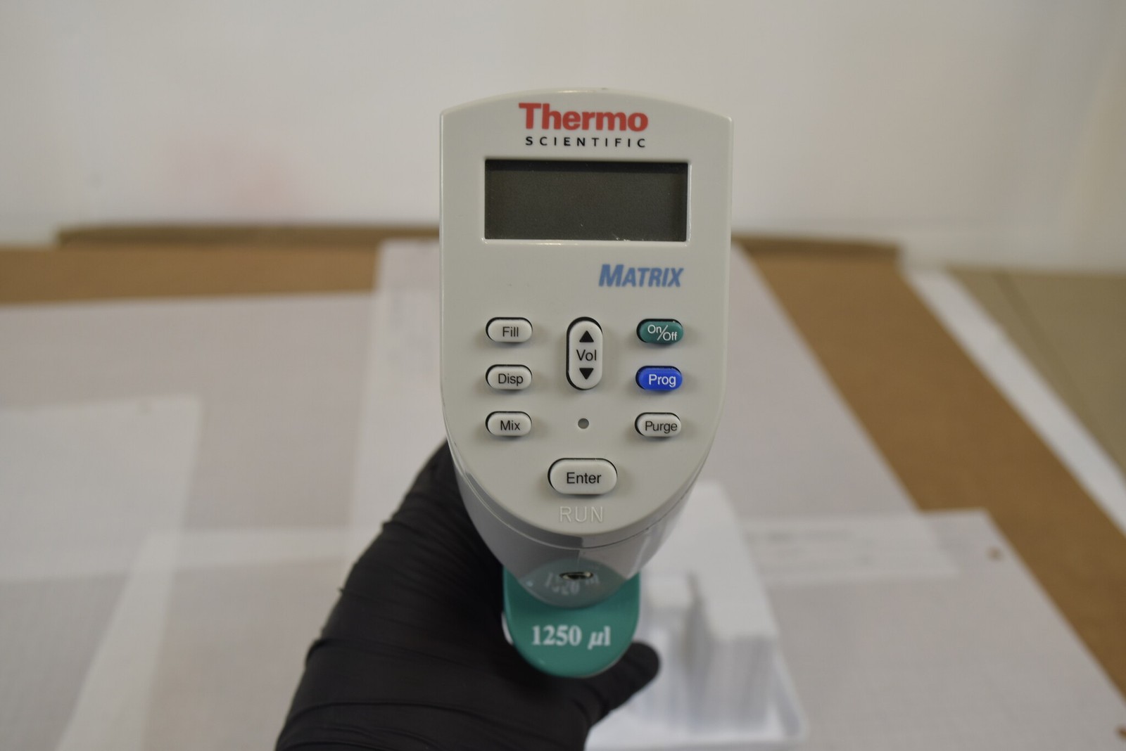 Thermo Matrix 8-Channel Adjustable Spacing 1250uL Electronic Pipette + Charger