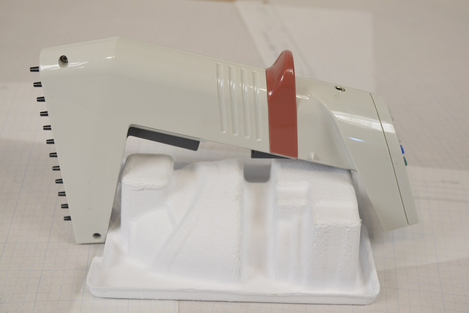 Matrix Impact2 12-Channel 0.5-12.5uL Electronic Pipette + Charger - Bench Tested