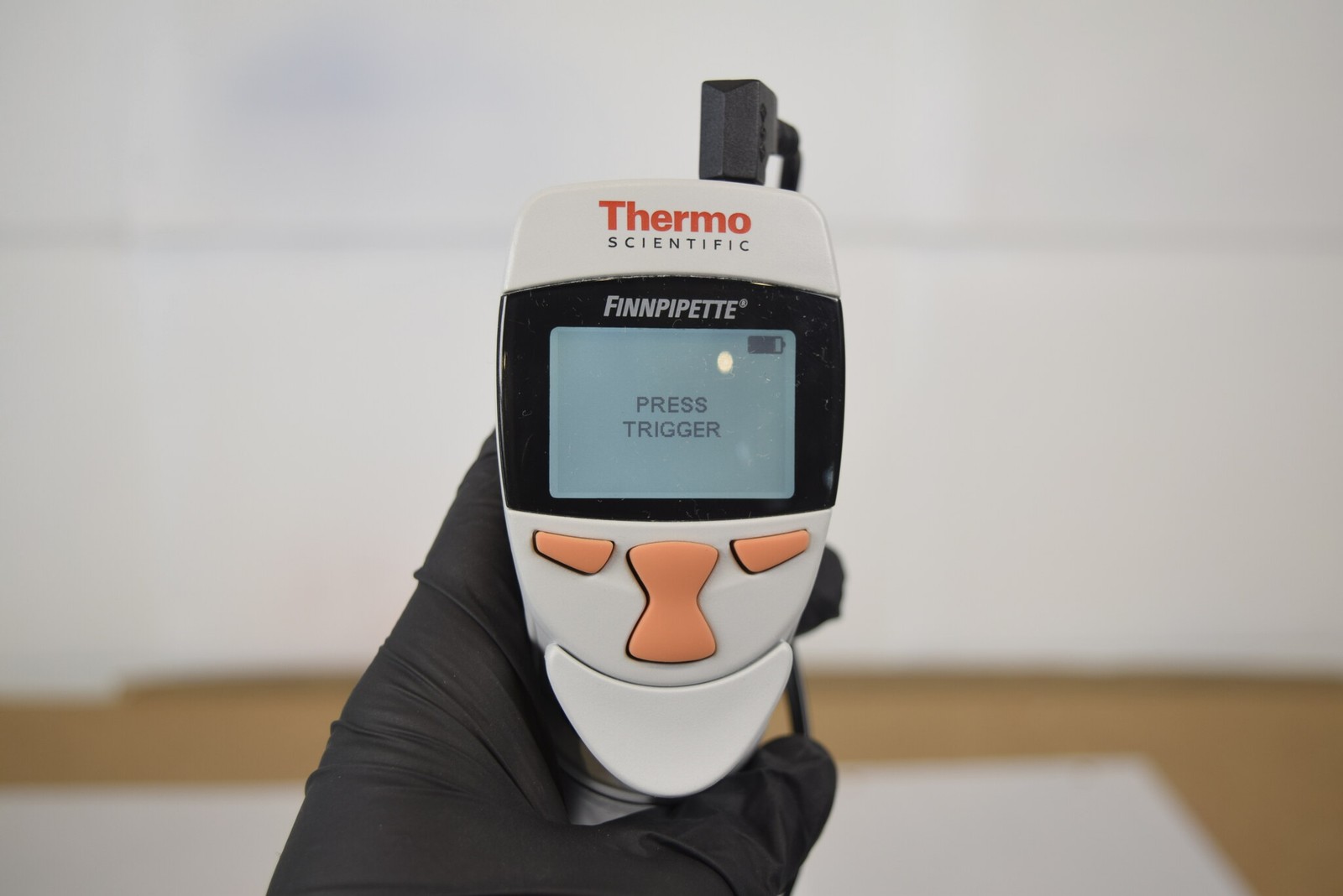 Thermo Finnpipette 30-300uL Single Channel Electronic Pipette + Charger