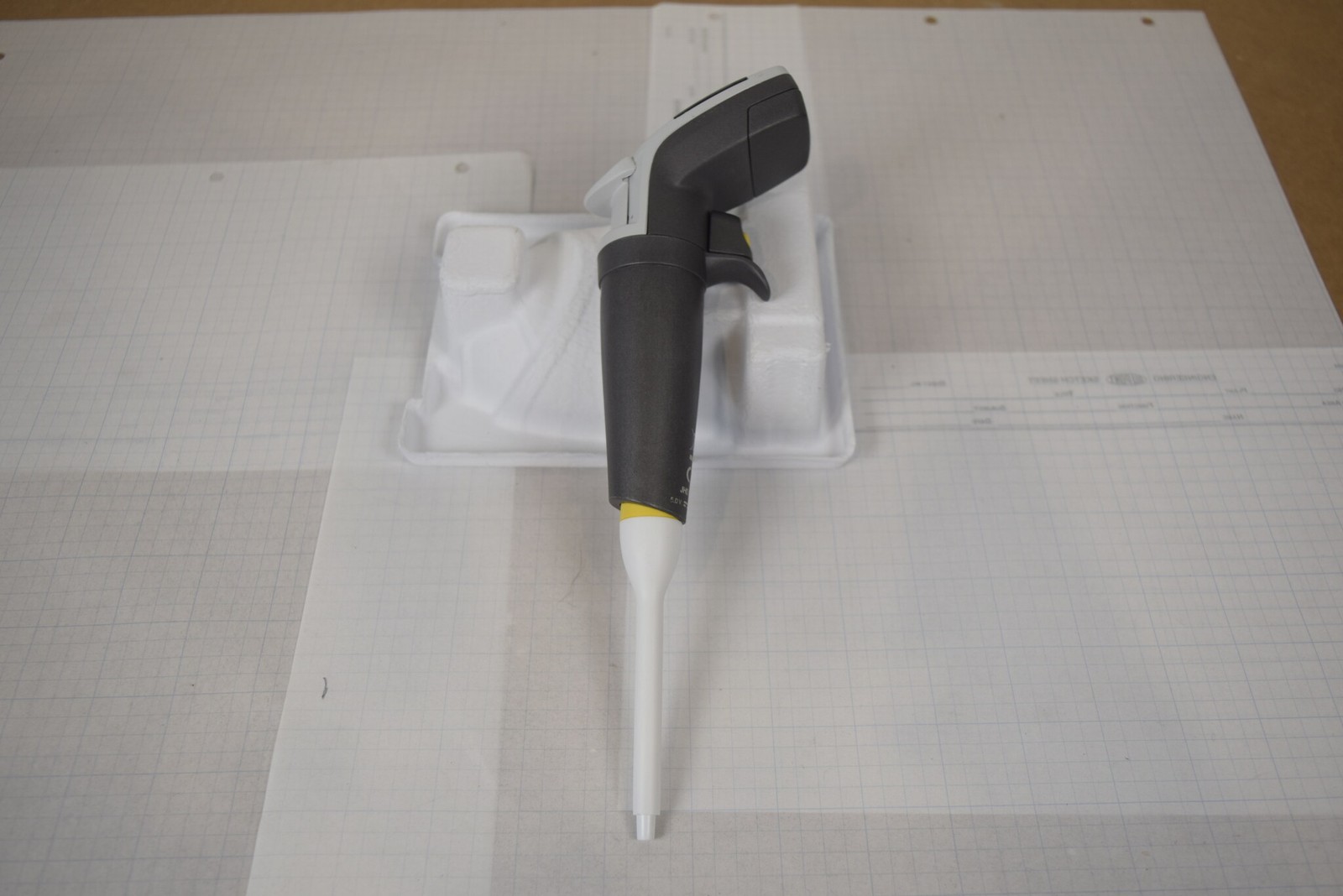 Thermo Finnpipette Novus 10-100uL Single Channel Electronic Pipette + Charger