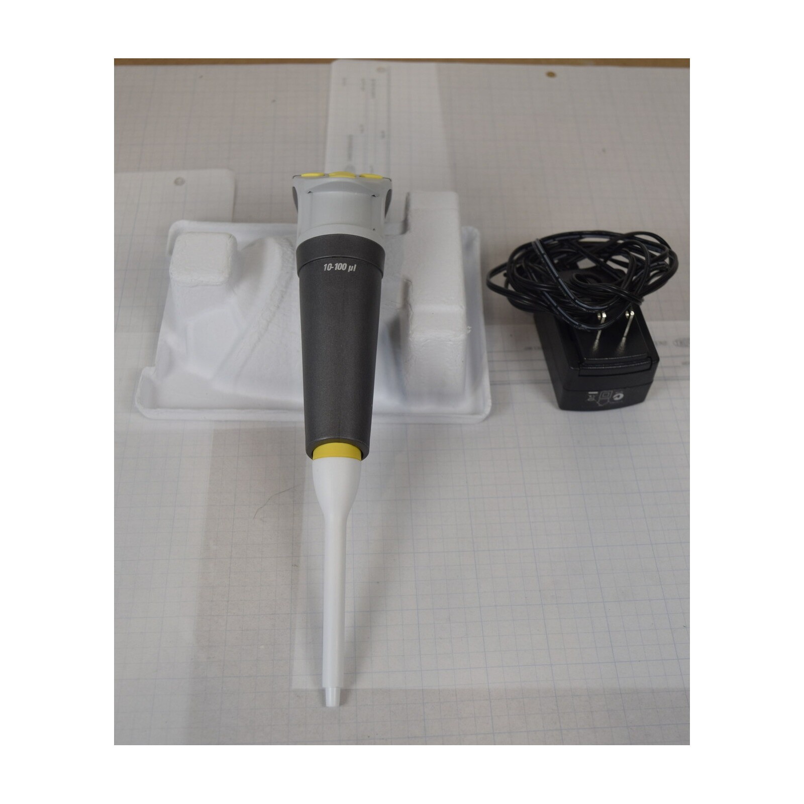 Thermo Finnpipette Novus 10-100uL Single Channel Electronic Pipette + Charger