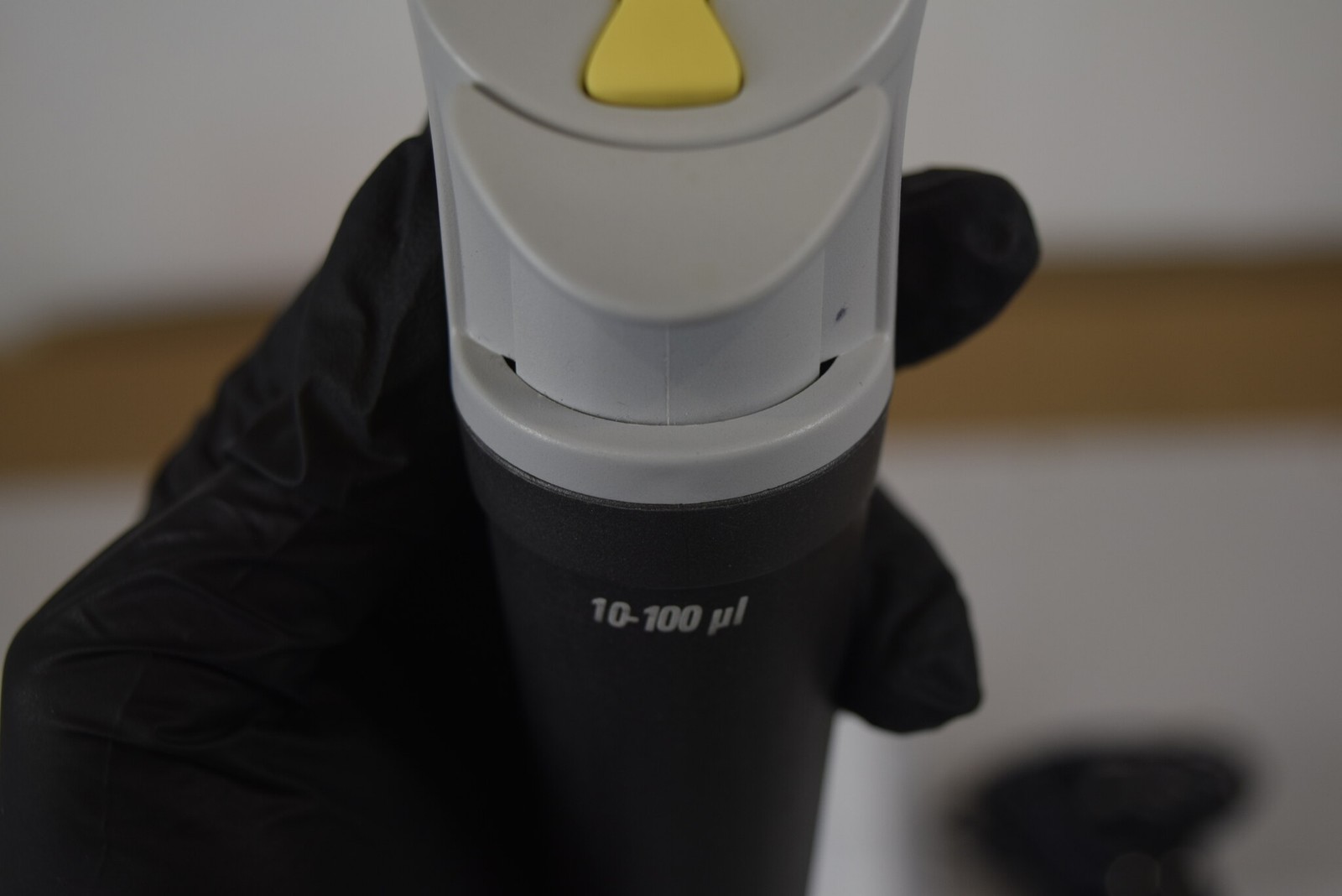 Thermo Finnpipette Novus 10-100uL Single Channel Electronic Pipette + Charger