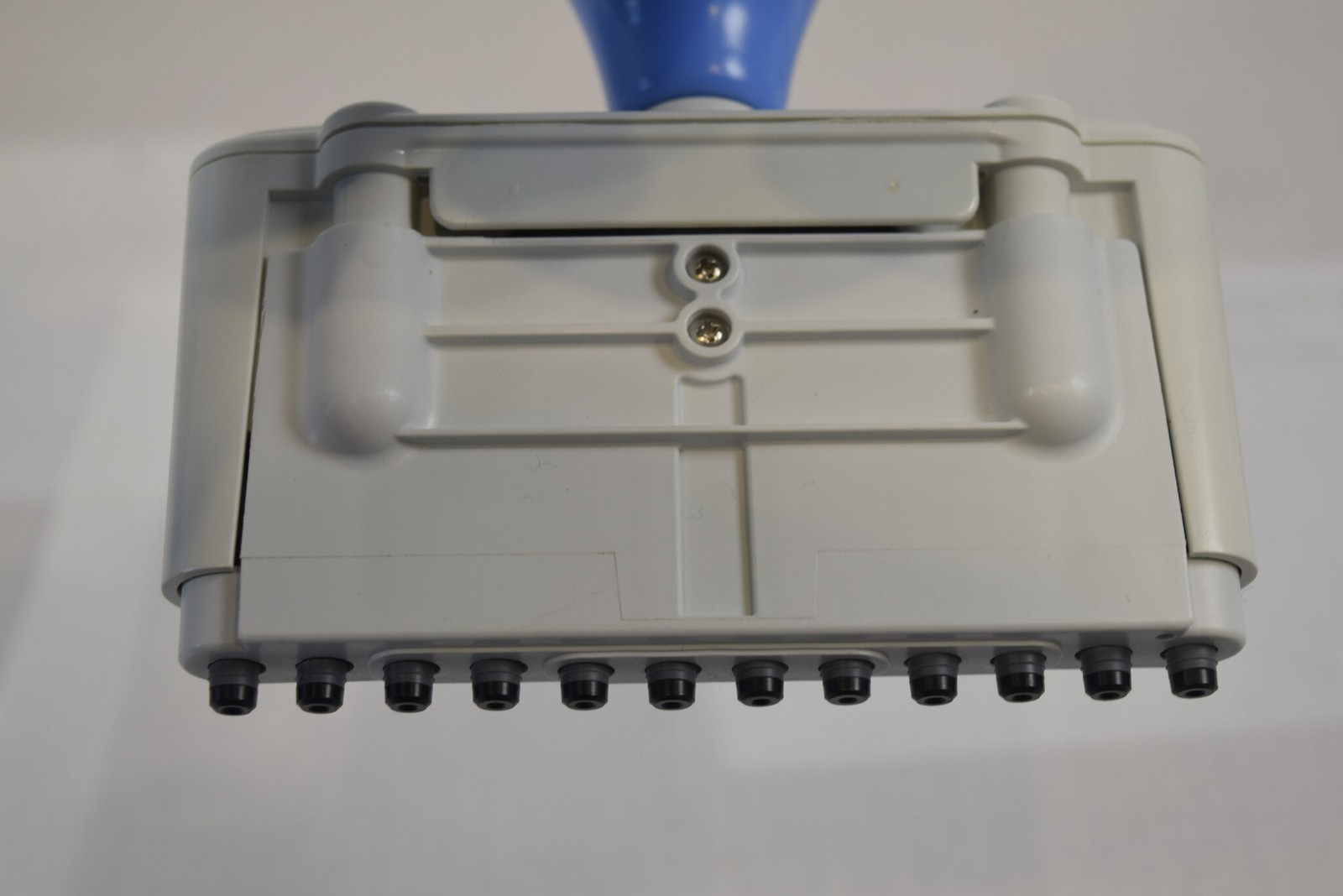 VistaLab Ovation E12 12-Channel 5-250uL Electronic Pipette + Charger - Tested