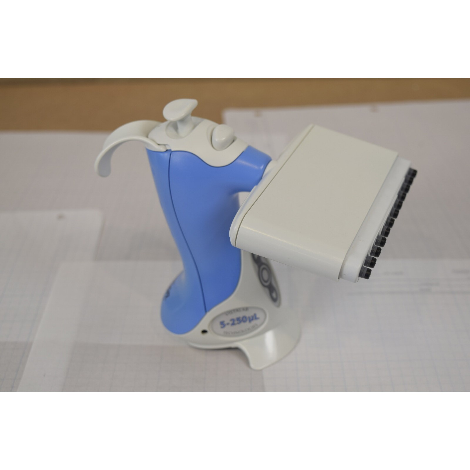 VistaLab Ovation E12 12-Channel 5-250uL Electronic Pipette + Charger - Tested