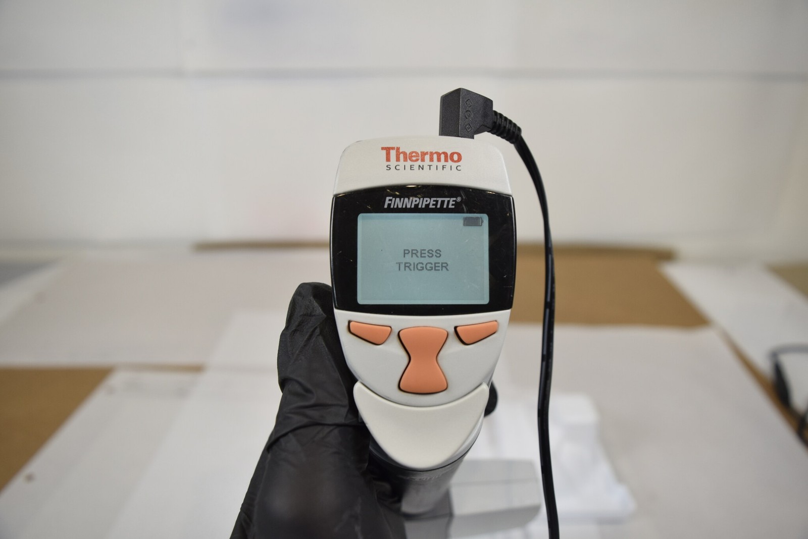 Thermo Finnpipette Novus 12-Channel 30-300uL Electronic Pipette + Charger
