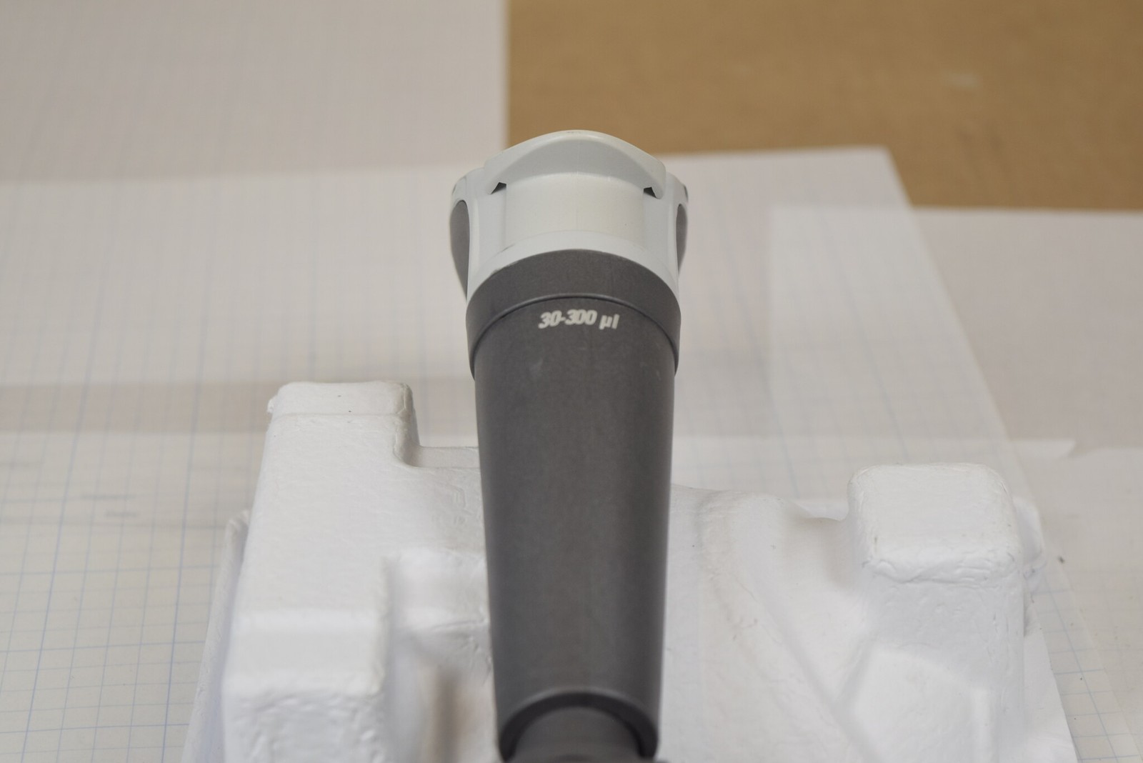 Thermo Finnpipette Novus 12-Channel 30-300uL Electronic Pipette + Charger