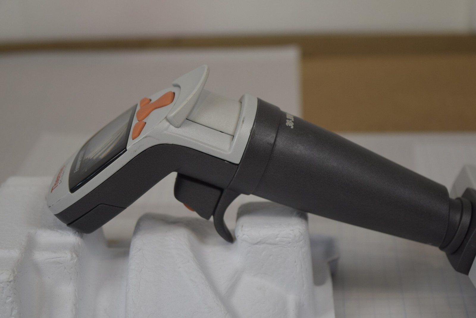 Thermo Finnpipette Novus 12-Channel 30-300uL Electronic Pipette + Charger