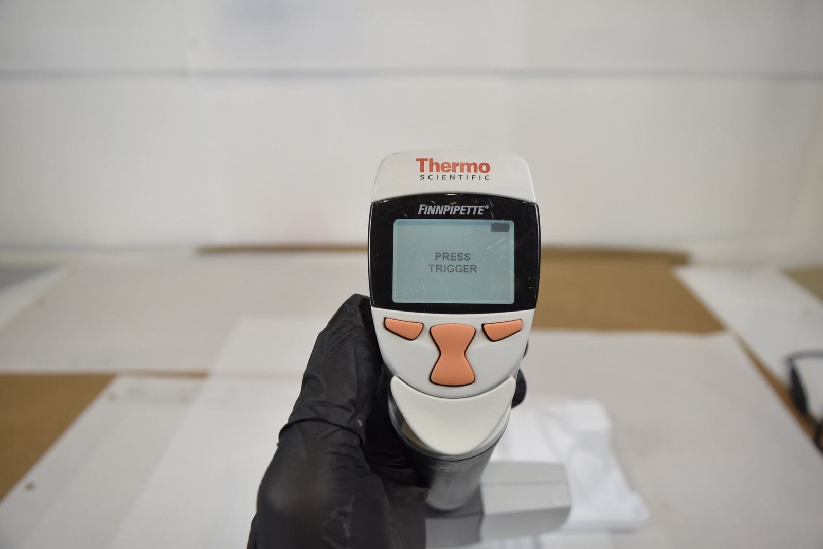Thermo Finnpipette Novus 12-Channel 30-300uL Electronic Pipette + Charger