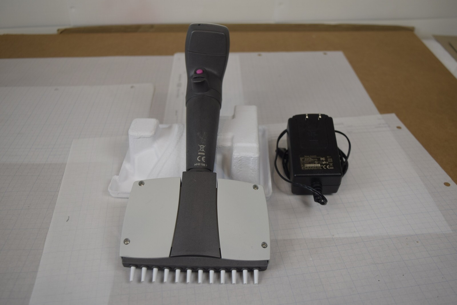 Thermo Finnpipette Novus 12-Channel 1-10uL Electronic Pipette + Charger