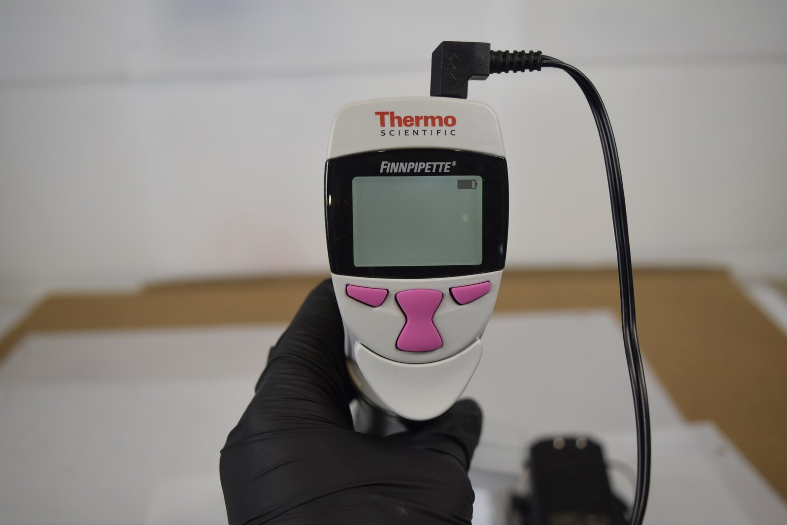 Thermo Finnpipette Novus 12-Channel 1-10uL Electronic Pipette + Charger