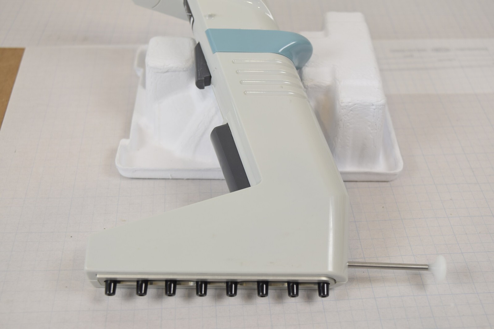 Thermo Matrix 8-Channel 250uL Adjustable Spacing Electronic Pipette + Charger