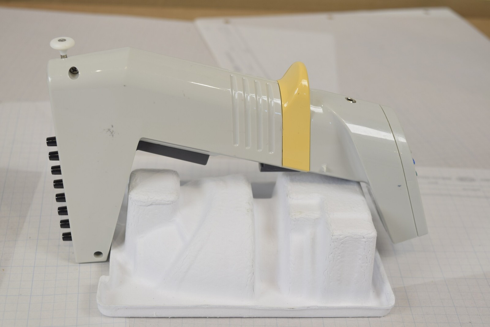 Thermo Matrix 8-Channel 125uL Adjustable Spacing Pipette + Charger - Tested