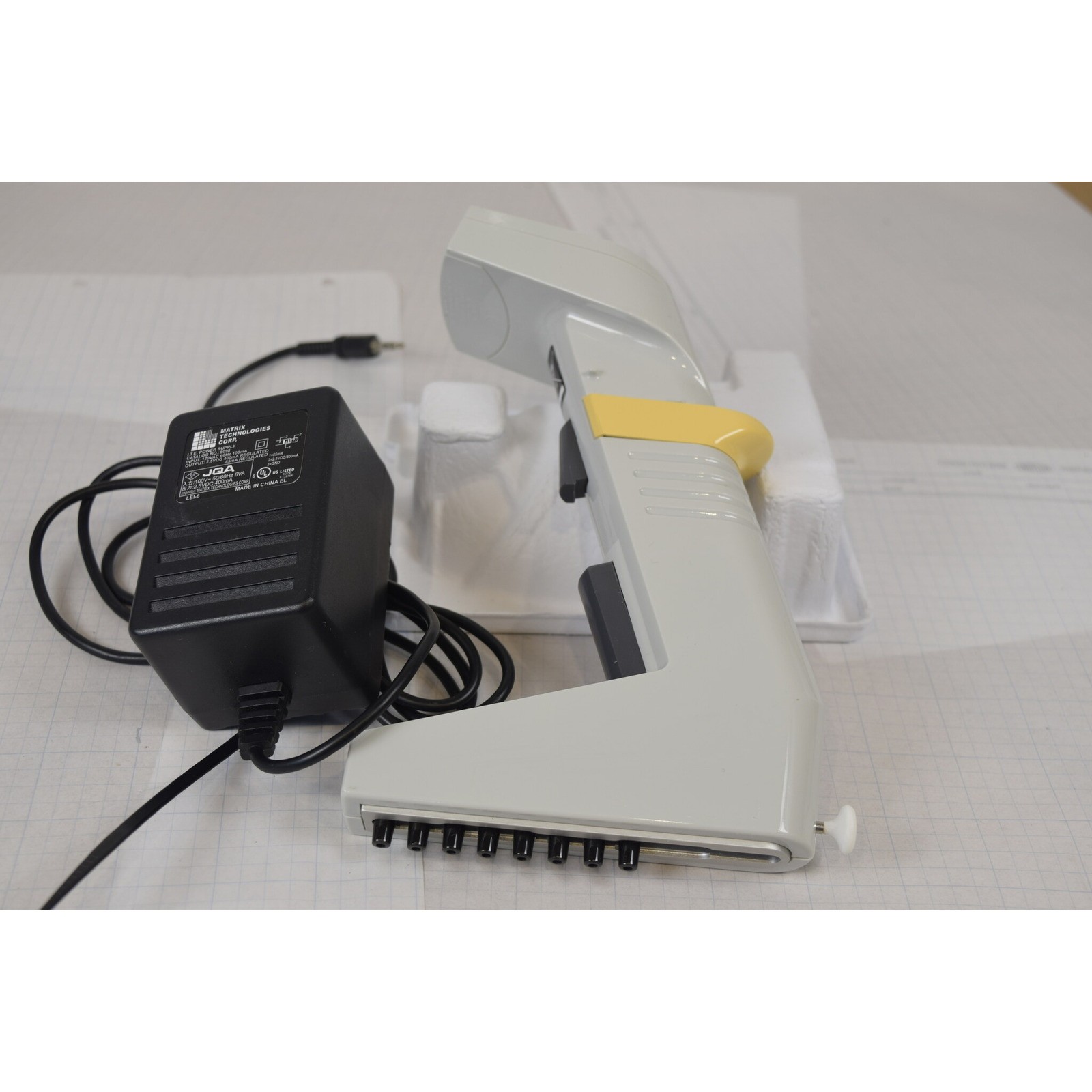 Thermo Matrix 8-Channel 125uL Adjustable Spacing Pipette + Charger - Tested