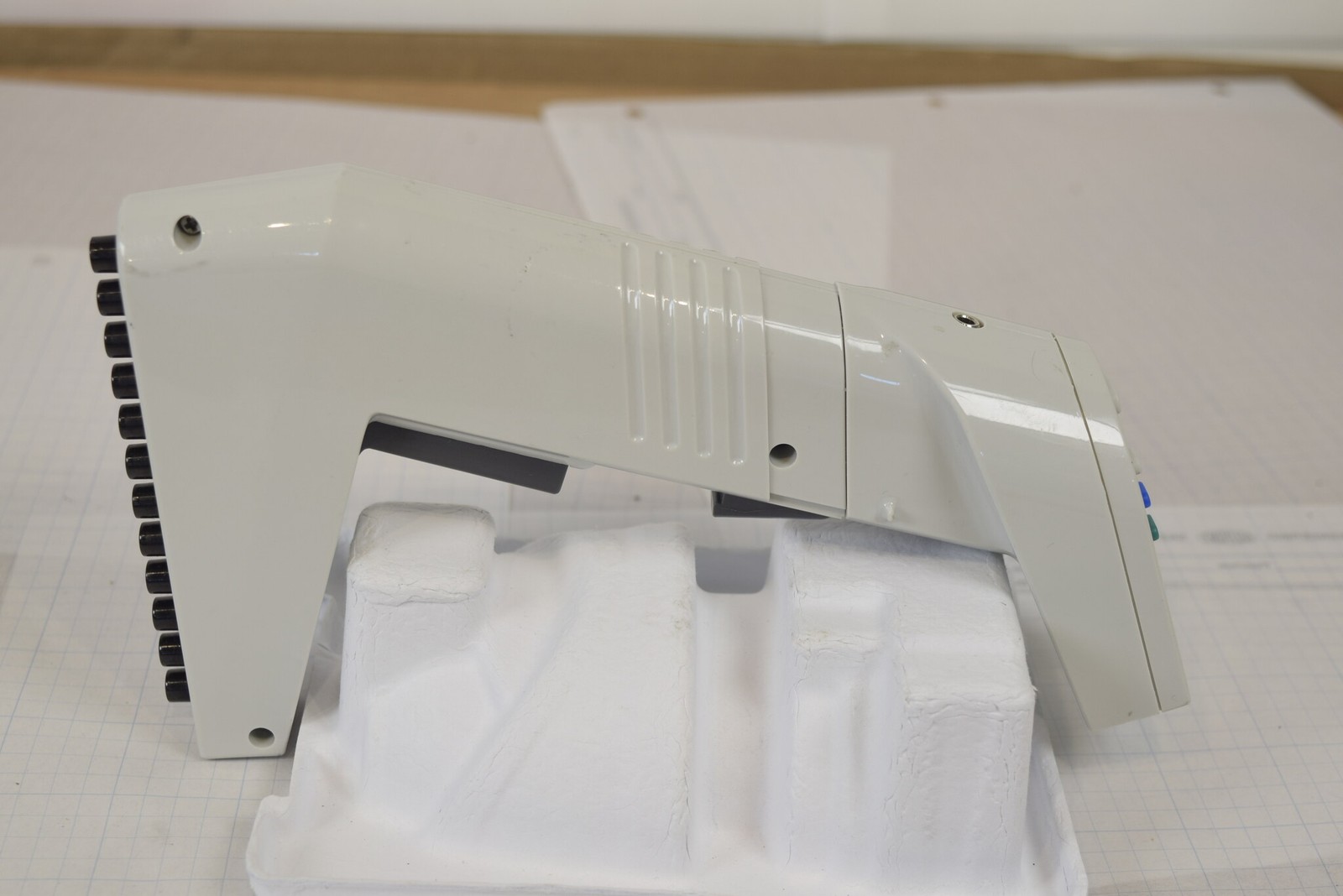 Thermo Matrix 12-Channel 850uL Electronic Pipette - Slight Grind, For Parts