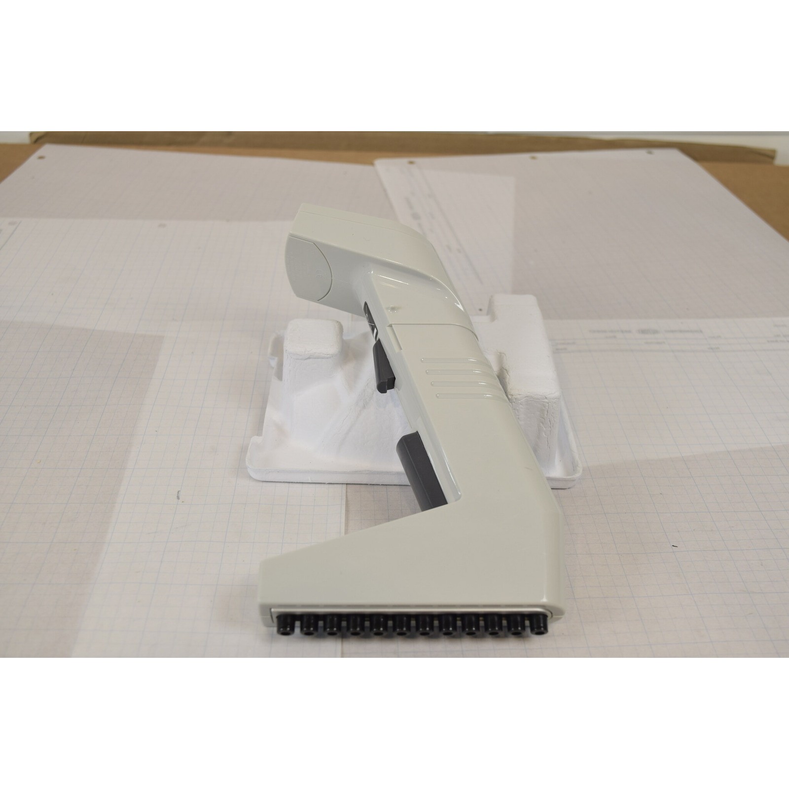 Thermo Matrix 12-Channel 850uL Electronic Pipette - Slight Grind, For Parts
