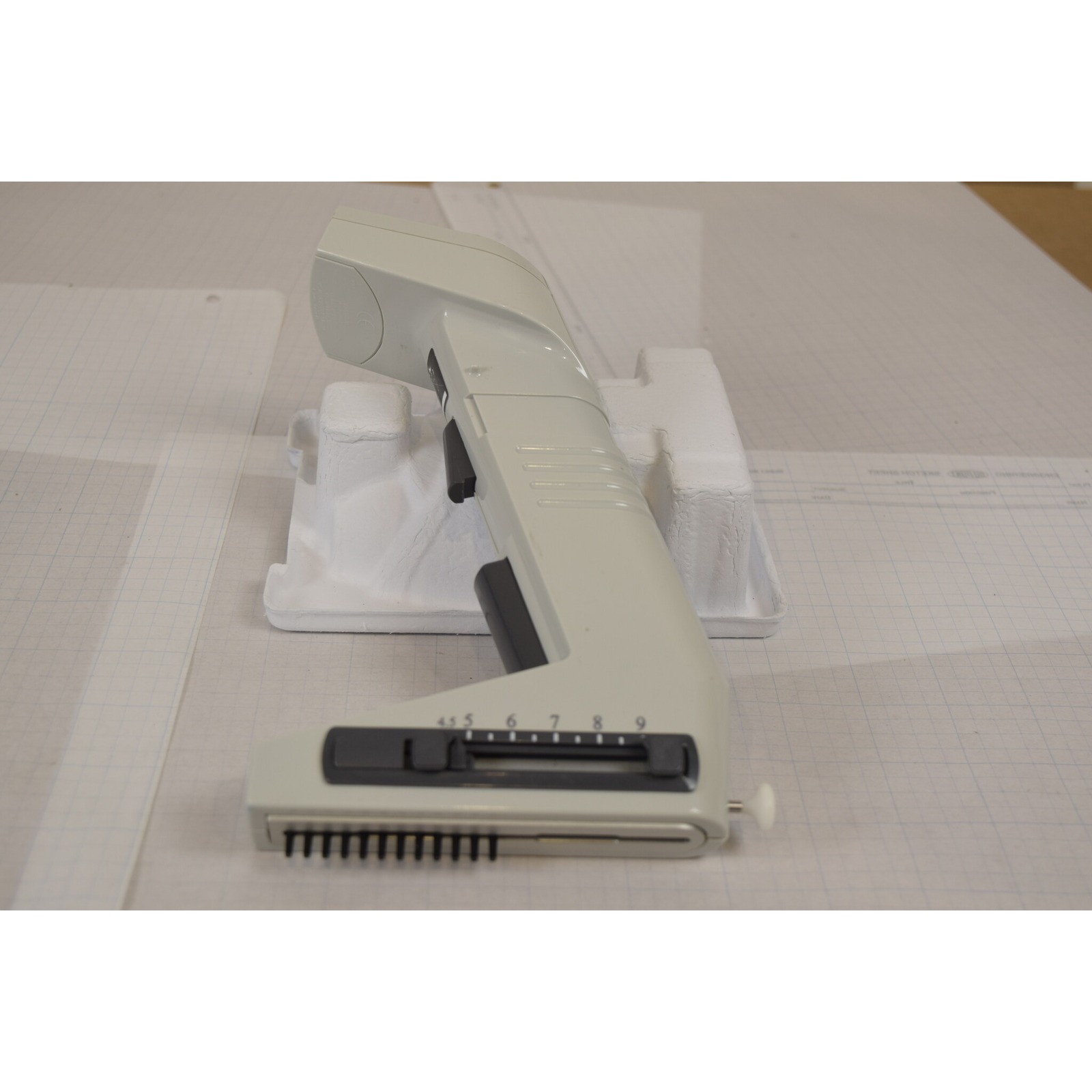 Thermo Matrix 12-Channel 30uL Adjustable Spacing Pipette - Tested, No Charger