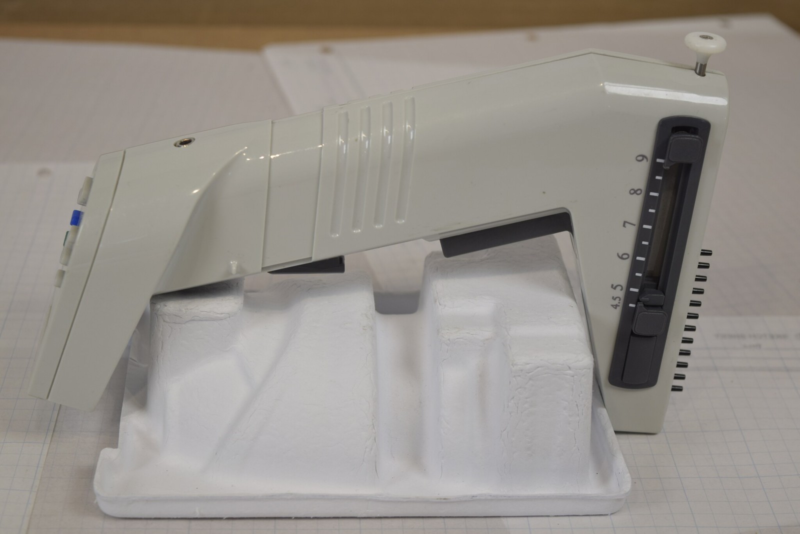 Thermo Matrix 12-Channel 30uL Adjustable Spacing Pipette - Tested, No Charger