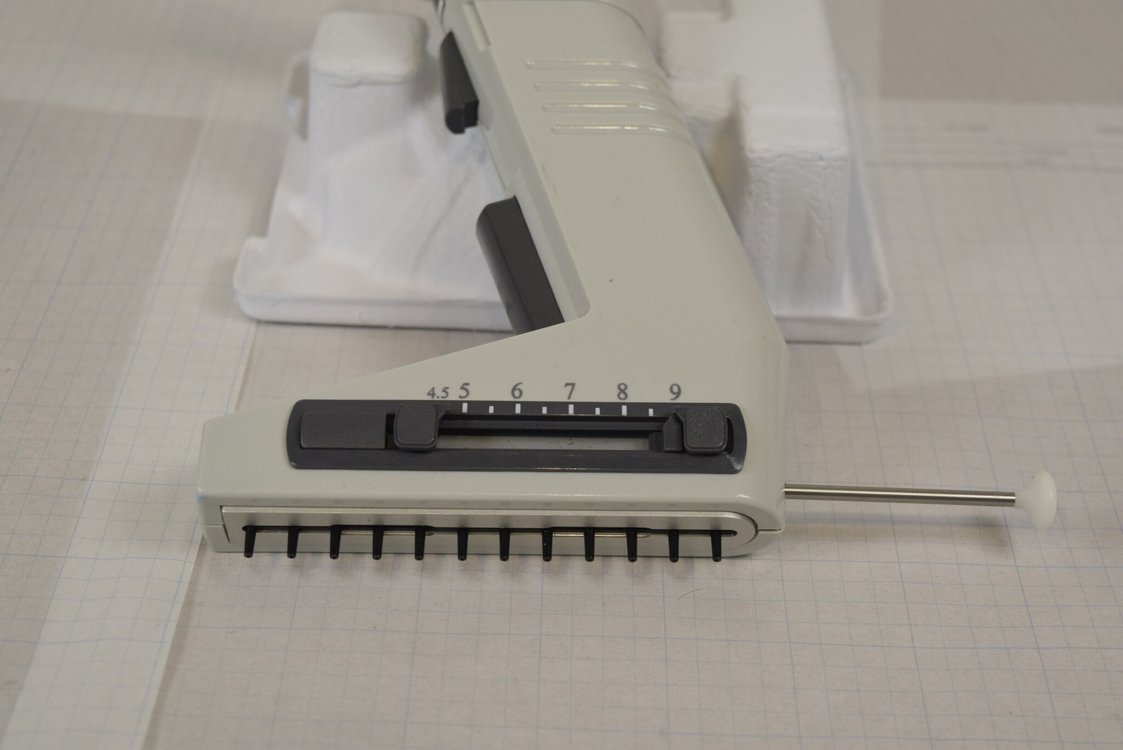 Thermo Matrix 12-Channel 30uL Adjustable Spacing Pipette - Tested, No Charger
