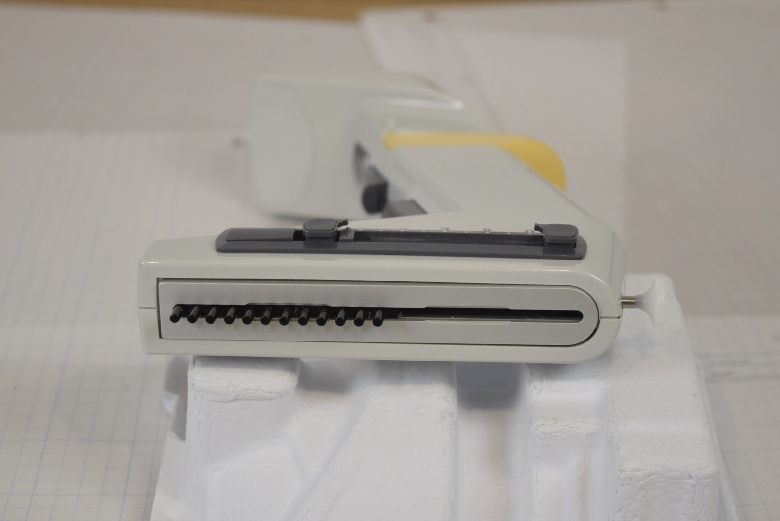 Thermo Matrix 12-Ch 125uL Adjustable Spacing Pipette + Charger - For Parts