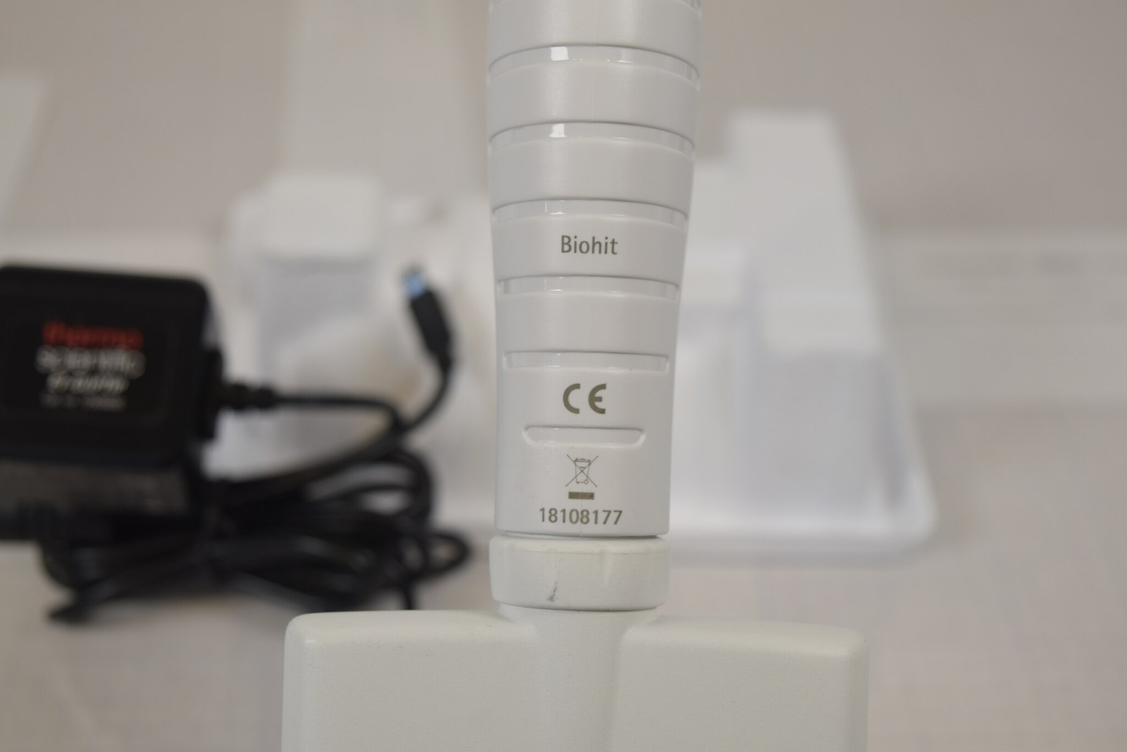Sartorius Picus 8-Channel 50-1200uL Electronic Pipette + Charger - Tested