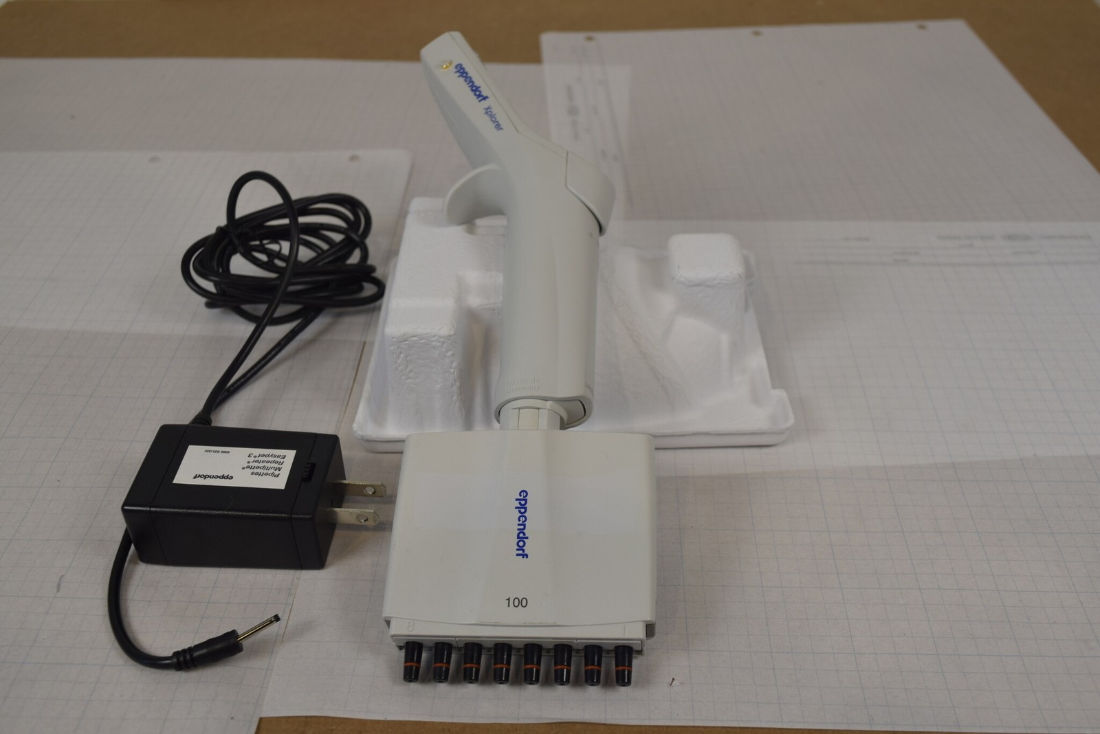 Eppendorf Xplorer 8-Channel 5-100uL Electronic Pipette - Tested, w/ Charger