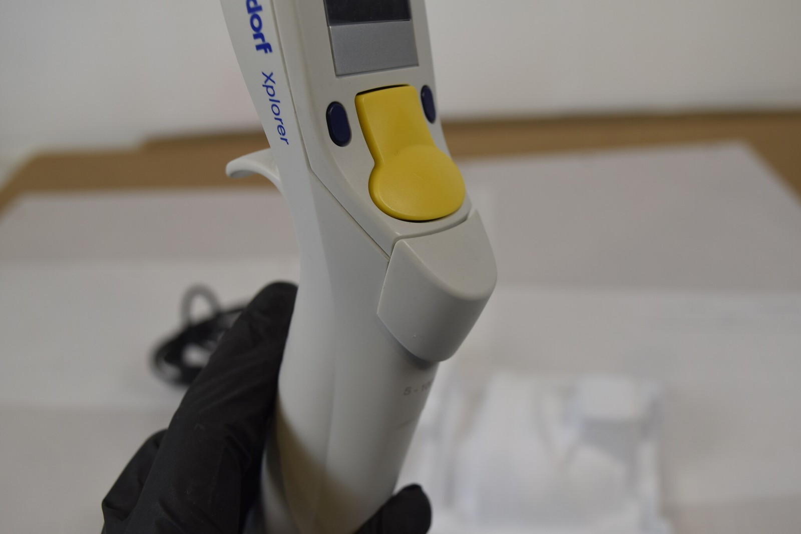 Eppendorf Xplorer 8-Channel 5-100uL Electronic Pipette - Tested, w/ Charger
