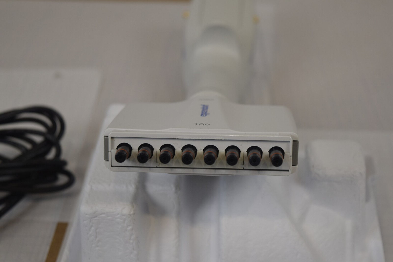 Eppendorf Xplorer 8-Channel 5-100uL Electronic Pipette - Tested, w/ Charger