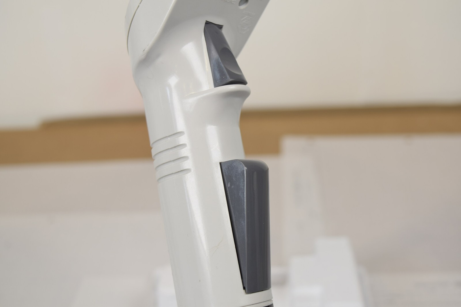 Thermo Matrix 1250uL Single Channel Electronic Pipette - For Parts, Battery Dead