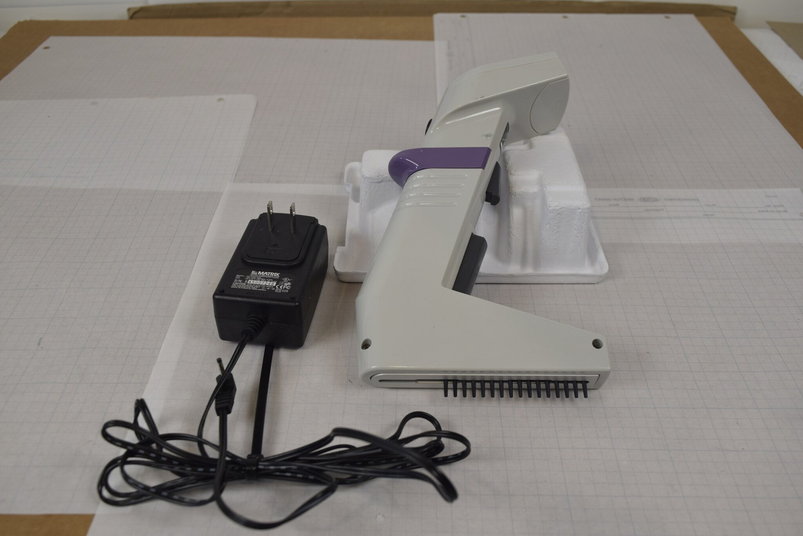 Matrix Impact2 16-Channel 1-30uL Electronic Pipette + Charger - Bench Tested