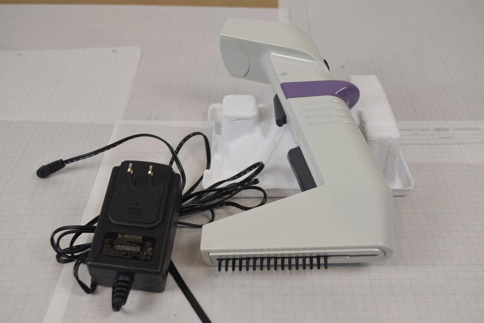 Matrix Impact2 16-Channel 1-30uL Electronic Pipette + Charger - Bench Tested