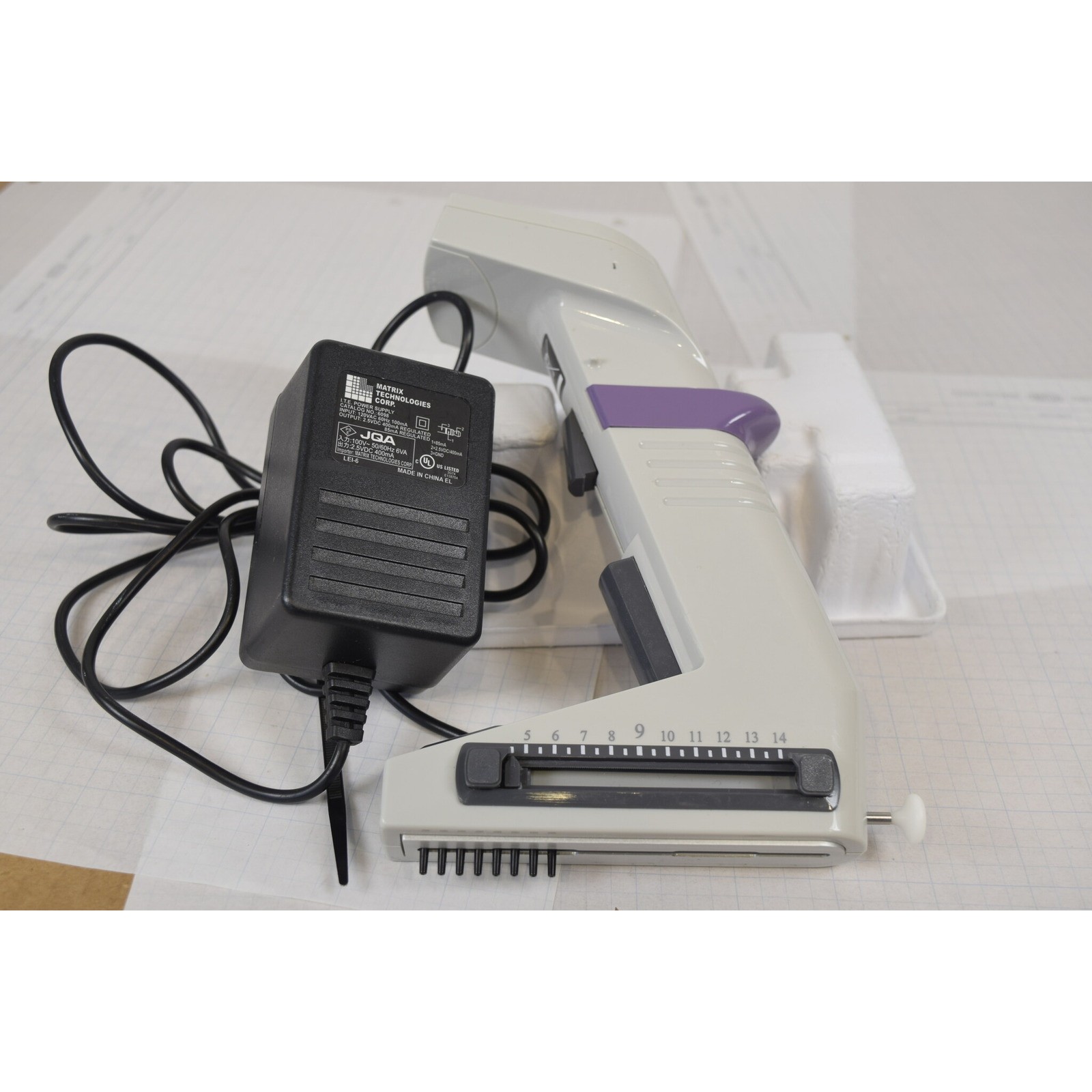 Matrix Impact2 8-Channel 30uL Adjustable Spacing Pipette + Charger - Tested