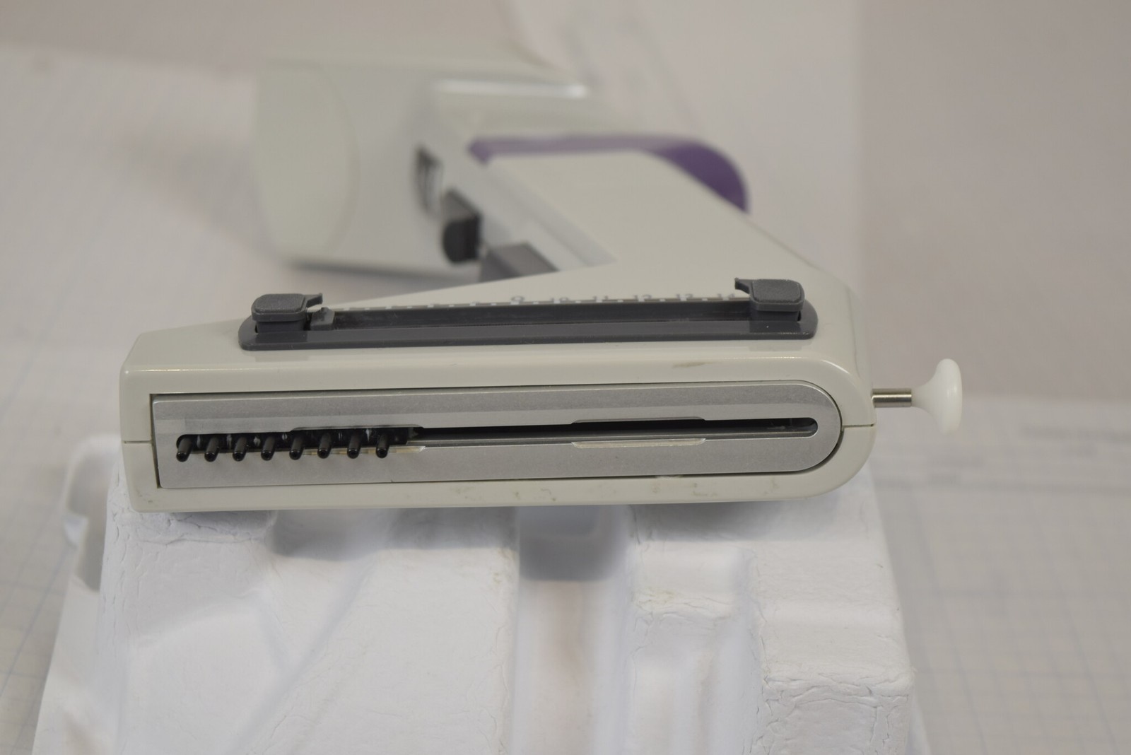 Matrix Impact2 8-Channel 30uL Adjustable Spacing Pipette + Charger - Tested