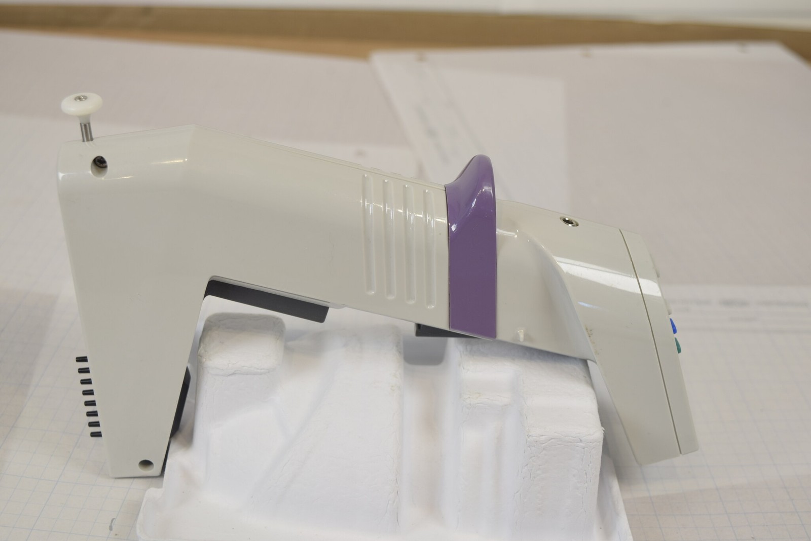 Matrix Impact2 8-Channel 30uL Adjustable Spacing Pipette + Charger - Tested