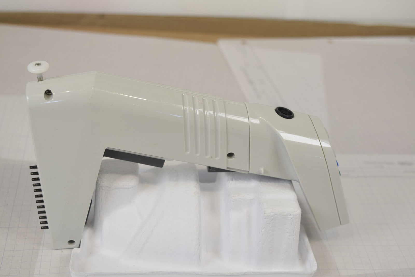 Thermo Matrix 12-Channel 30uL Adjustable Spacing Pipette - Tested, No Charger