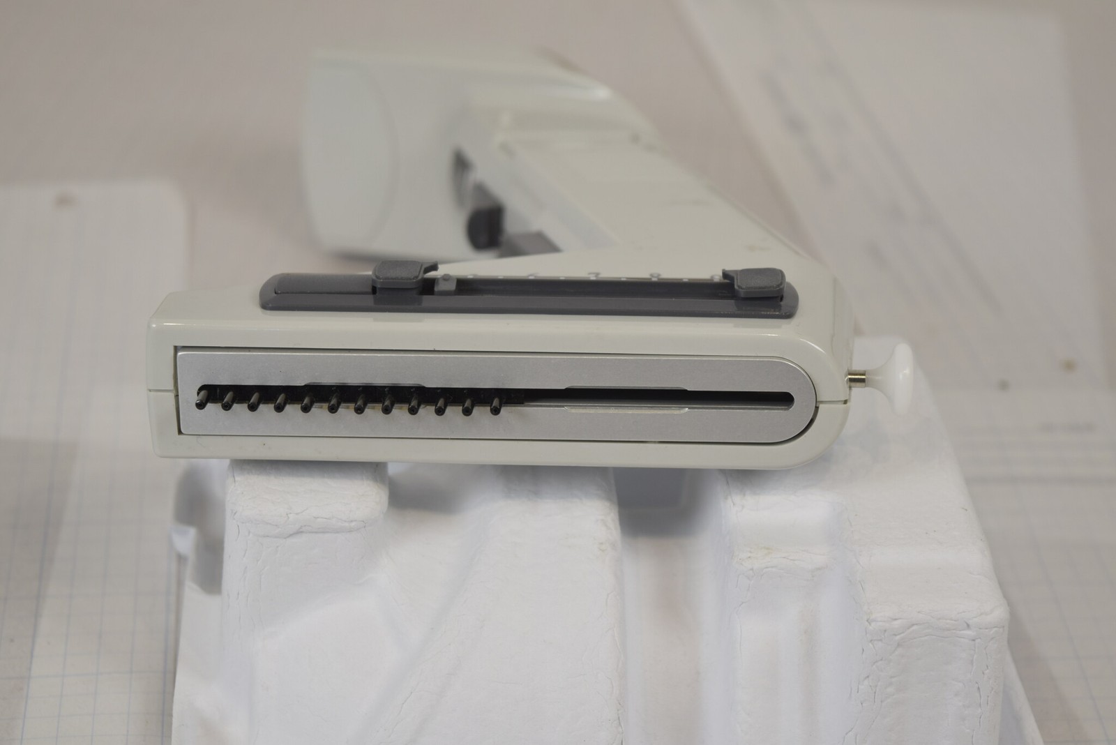 Thermo Matrix 12-Channel 30uL Adjustable Spacing Pipette - Tested, No Charger