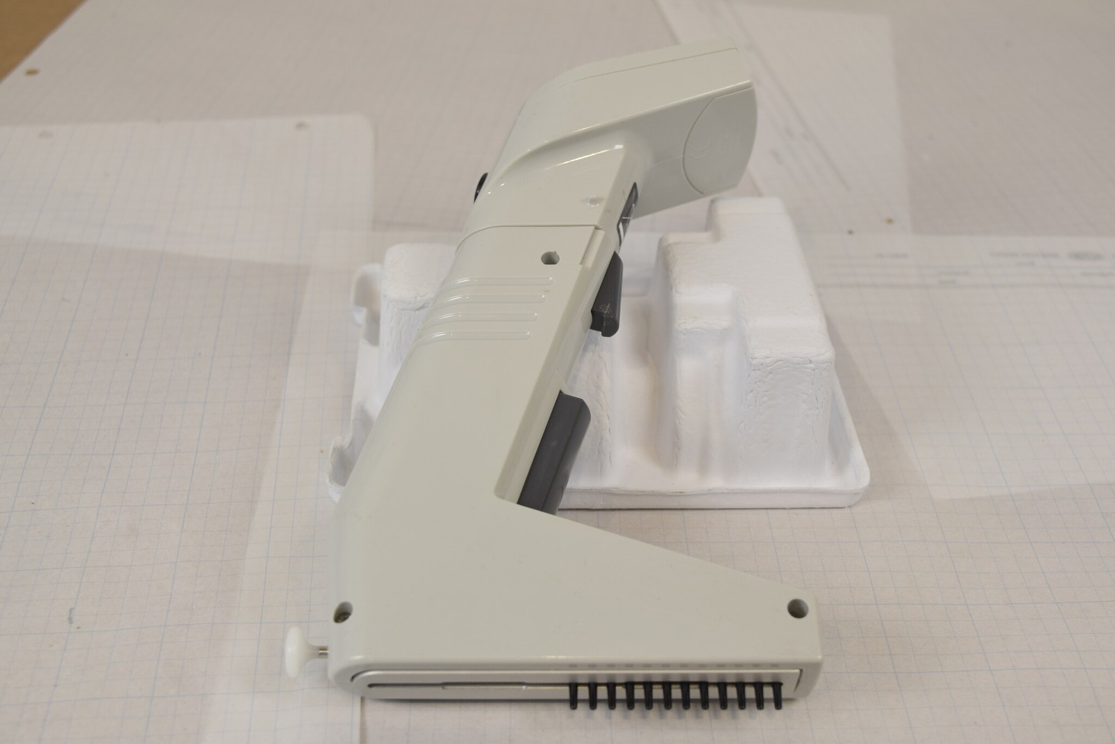 Thermo Matrix 12-Channel 30uL Adjustable Spacing Pipette - Tested, No Charger