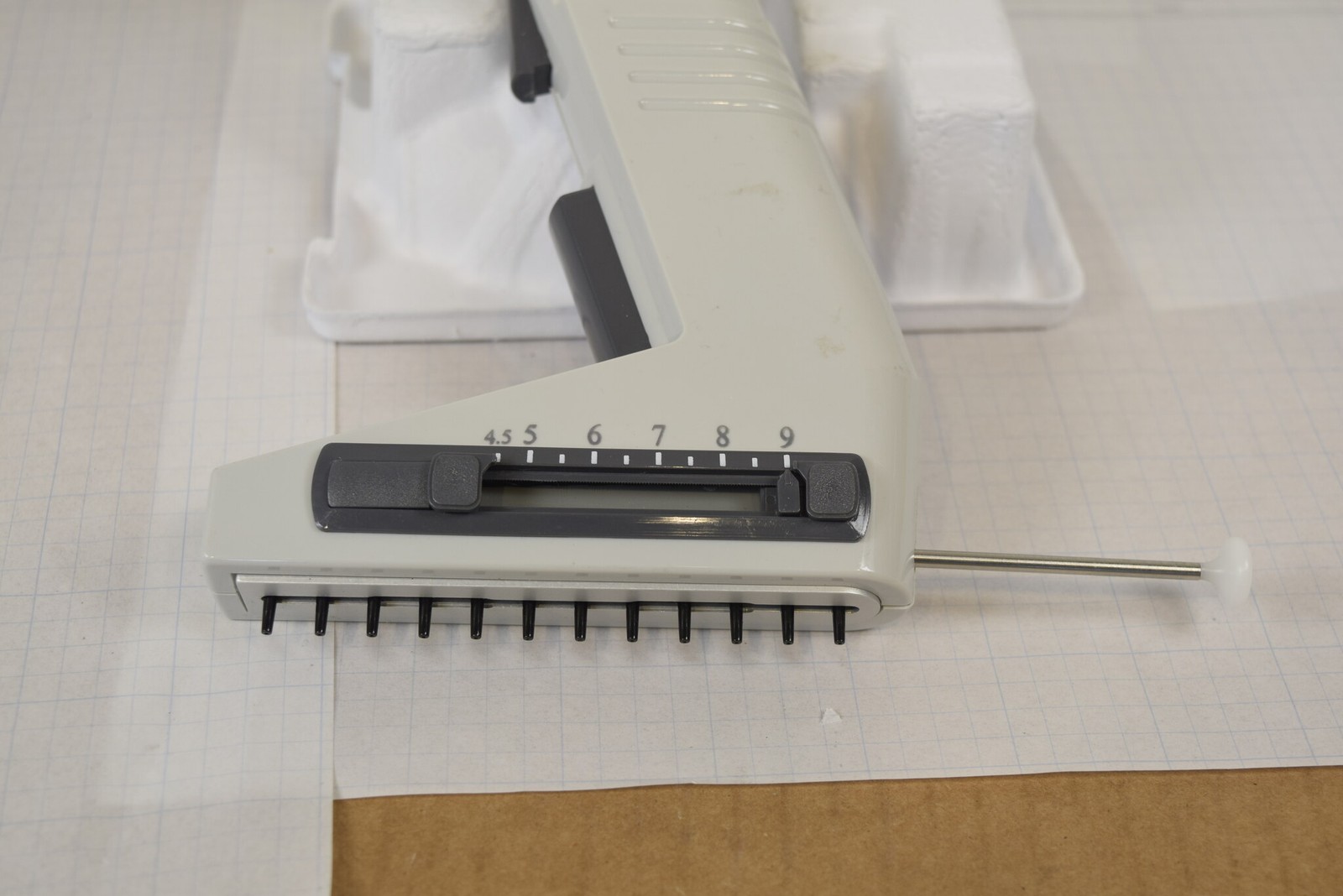 Thermo Matrix 12-Channel 30uL Adjustable Spacing Pipette - Tested, No Charger