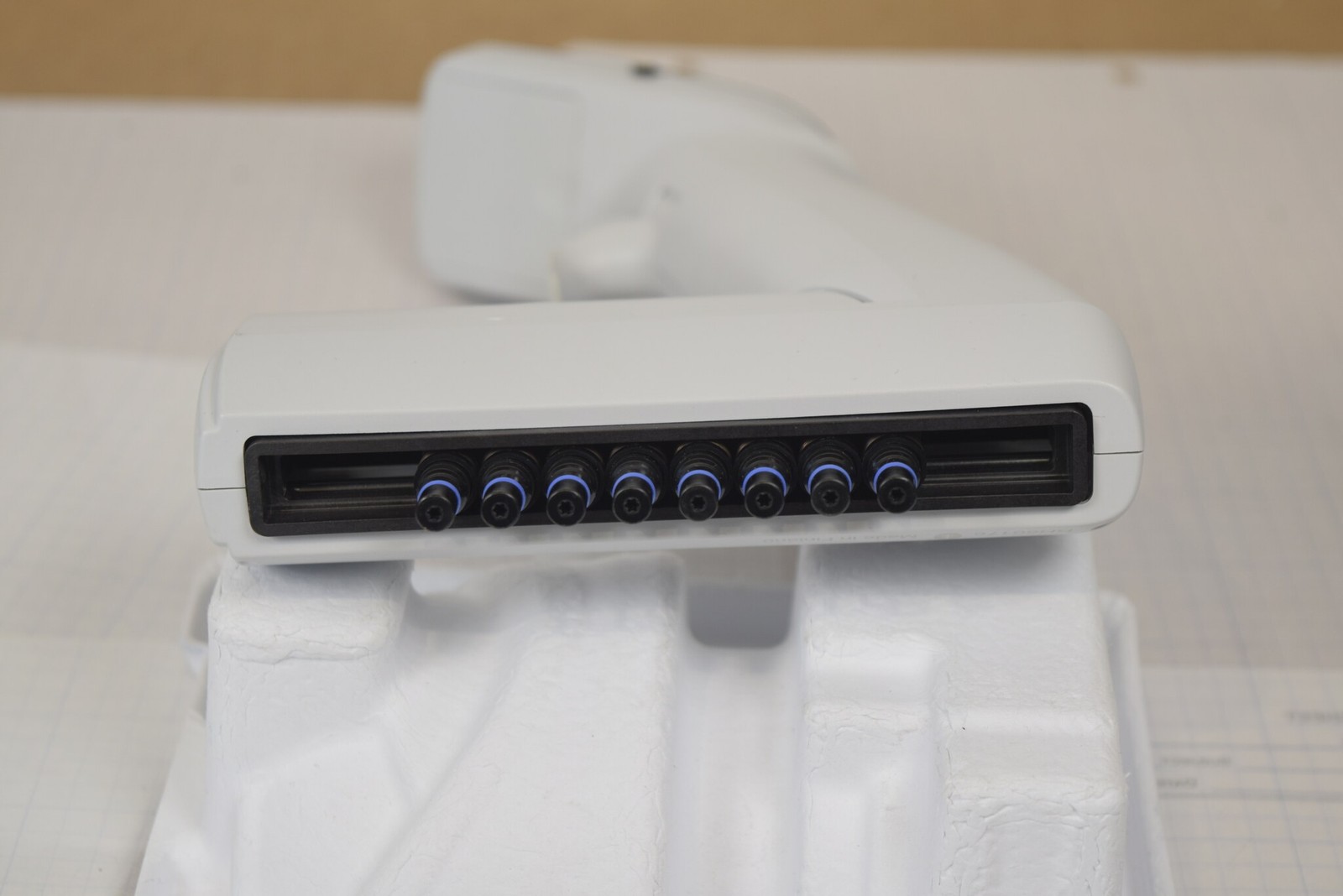 Thermo E1-ClipTip Bluetooth 8-Channel Pipette 15-1250uL - Tested, No Battery
