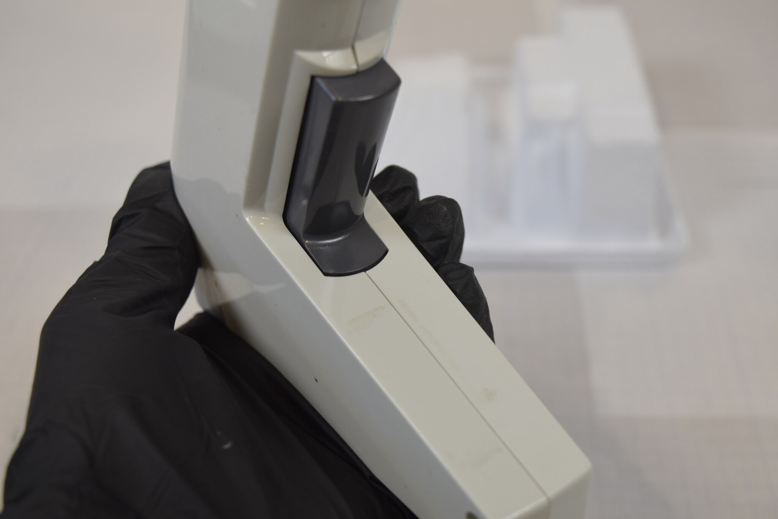 Thermo Matrix 16-Channel 125uL Electronic Pipette - No Power, Pry Marks, Parts