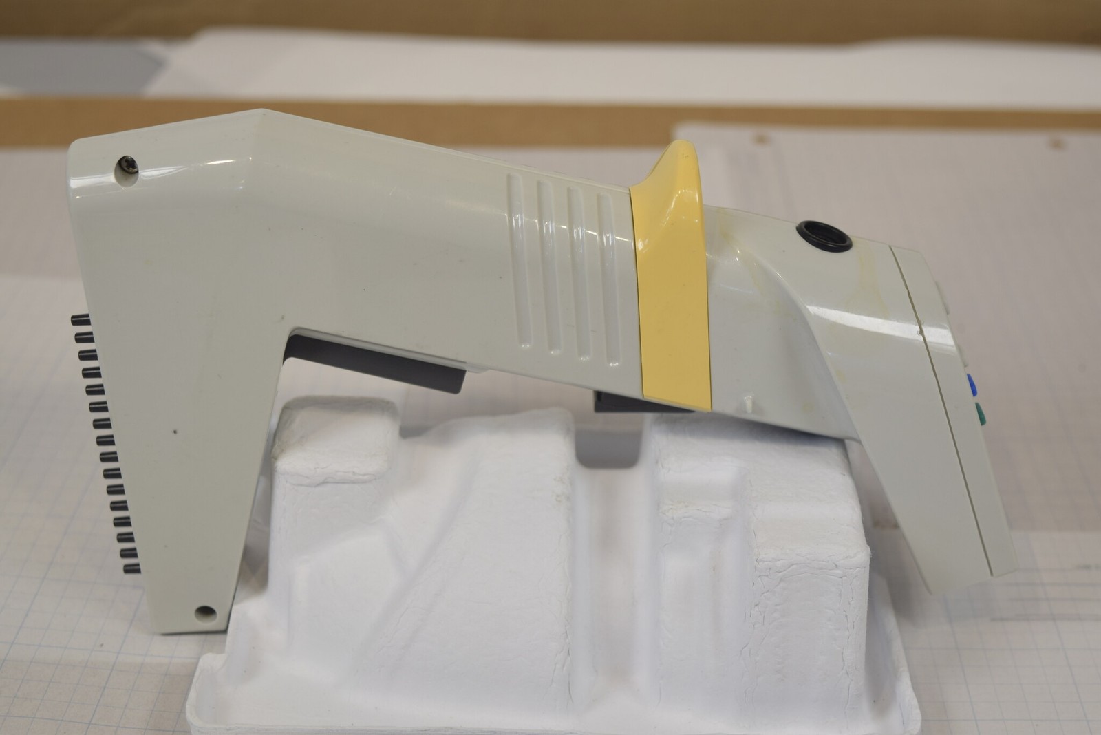 Thermo Matrix 16-Channel 125uL Electronic Pipette - No Power, Pry Marks, Parts