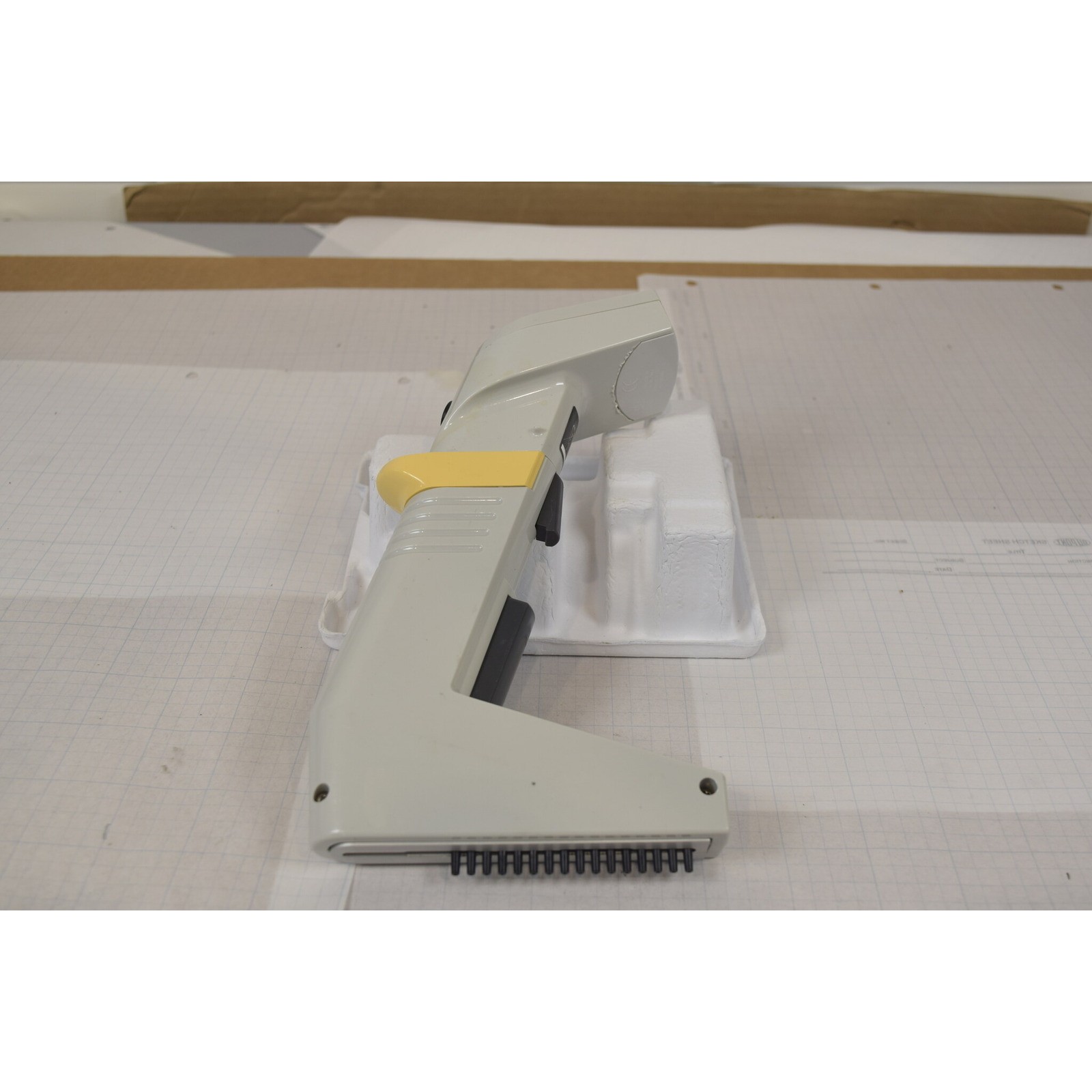 Thermo Matrix 16-Channel 125uL Electronic Pipette - No Power, Pry Marks, Parts