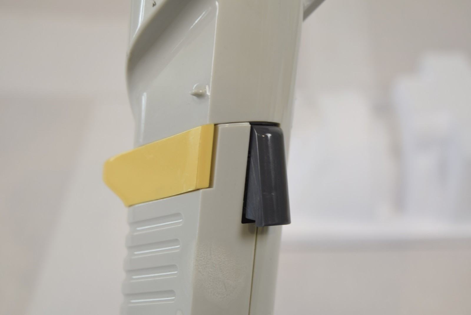 Matrix Impact2 16-Ch 125uL Pipette - Won't Turn On, Cracked Barrel, For Parts