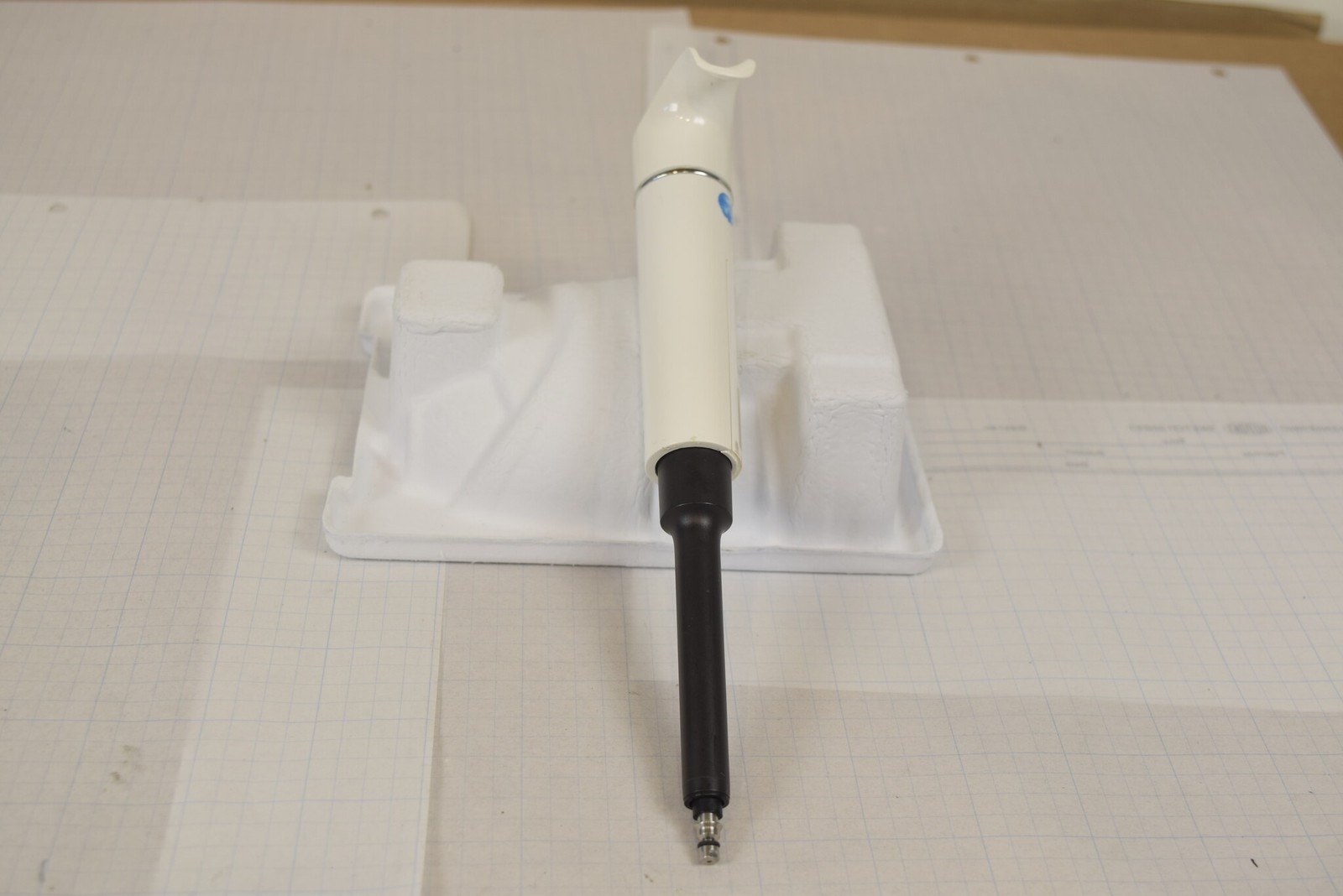 Thermo F1-ClipTip 20-200uL Pipette - No Volume Stop, Missing Ejector, For Parts