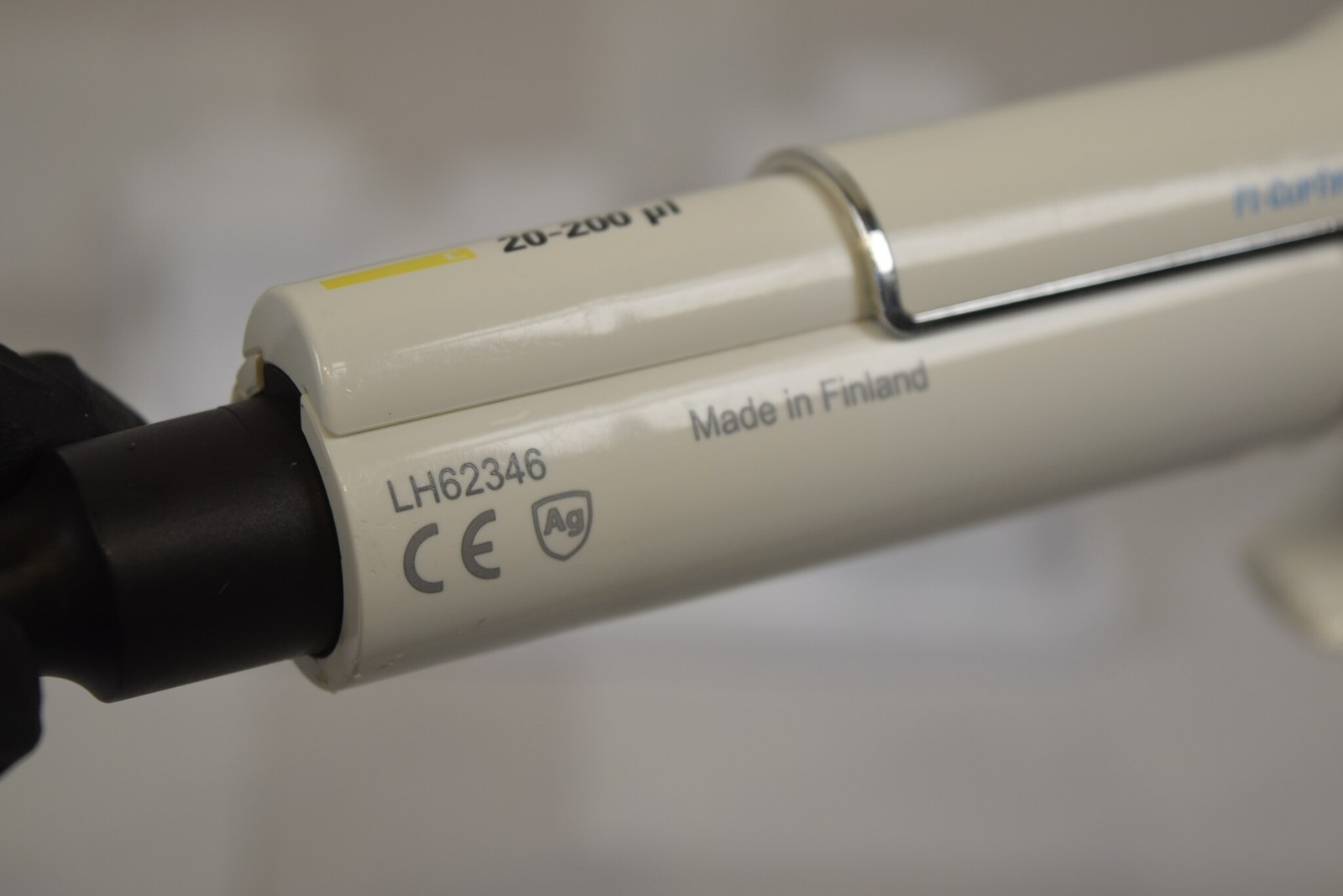 Thermo F1-ClipTip 20-200uL Pipette - No Volume Stop, Missing Ejector, For Parts
