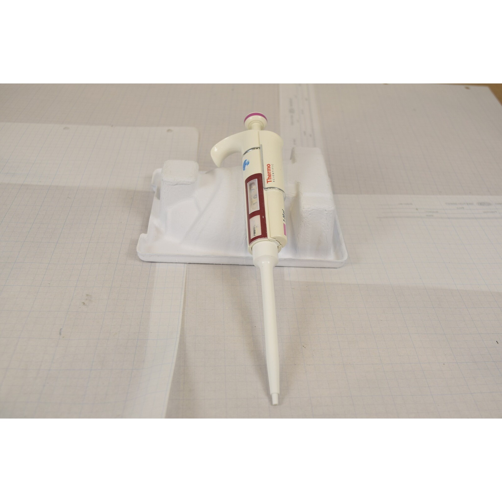 Thermo Finnpipette F1 1-10uL Pipette - Dial Overruns Range, Cracked, For Parts