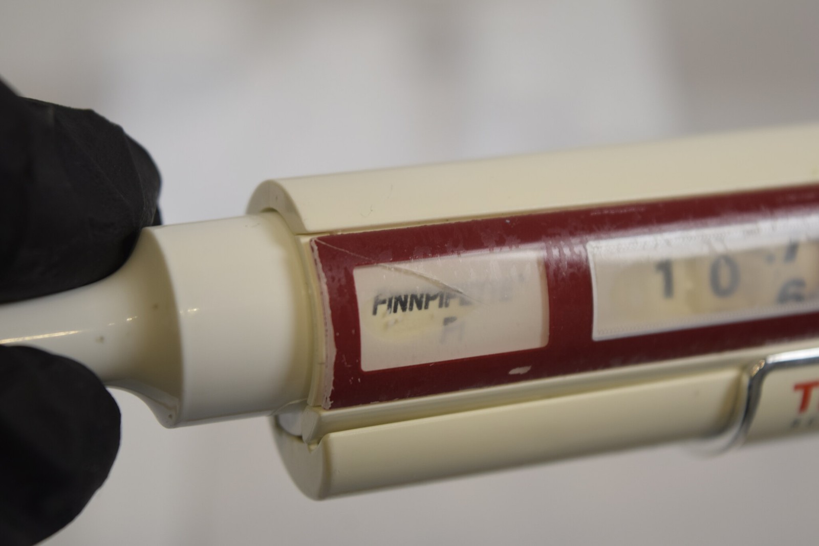 Thermo Finnpipette F1 1-10uL Pipette - Dial Overruns Range, Cracked, For Parts
